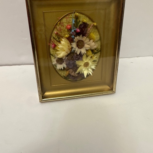 Vintage Pressed Dried Flower Art in Gold Metal Frame - Picture 5 of 5